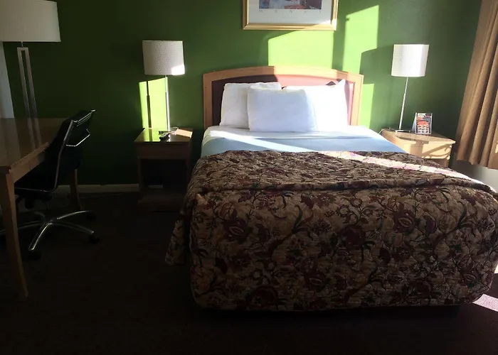 Alamo Motel 2*